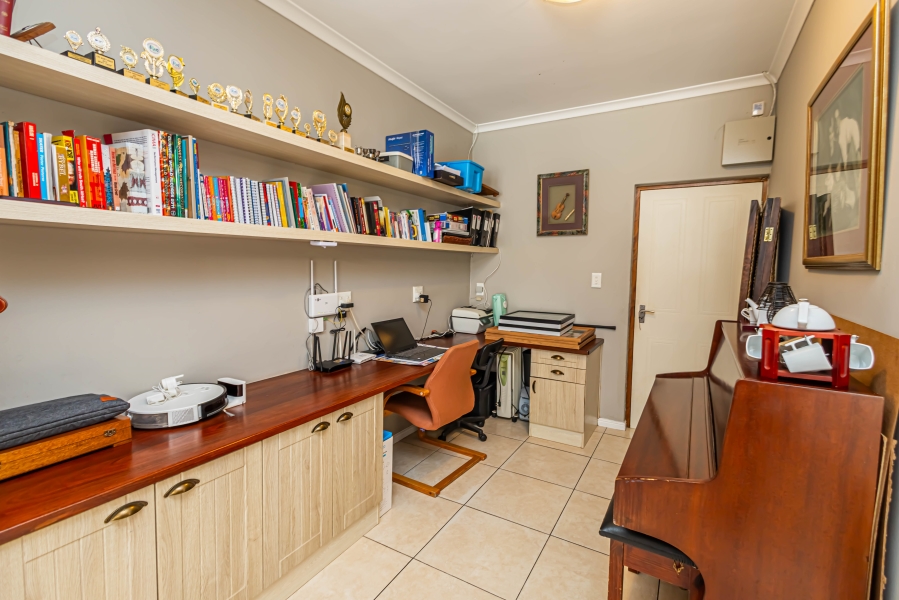 3 Bedroom Property for Sale in Country Club Western Cape